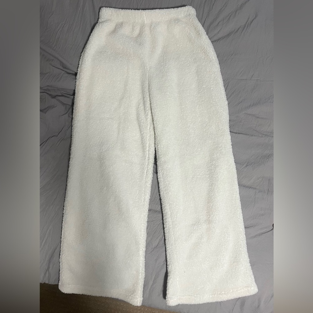White fluffy pants